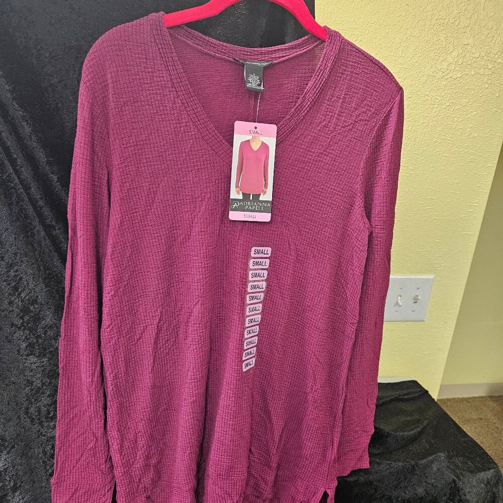 Adrianna Papell S long sleeve burgundy top, 91% Rayon, 8% Nylon, 1% Elastane